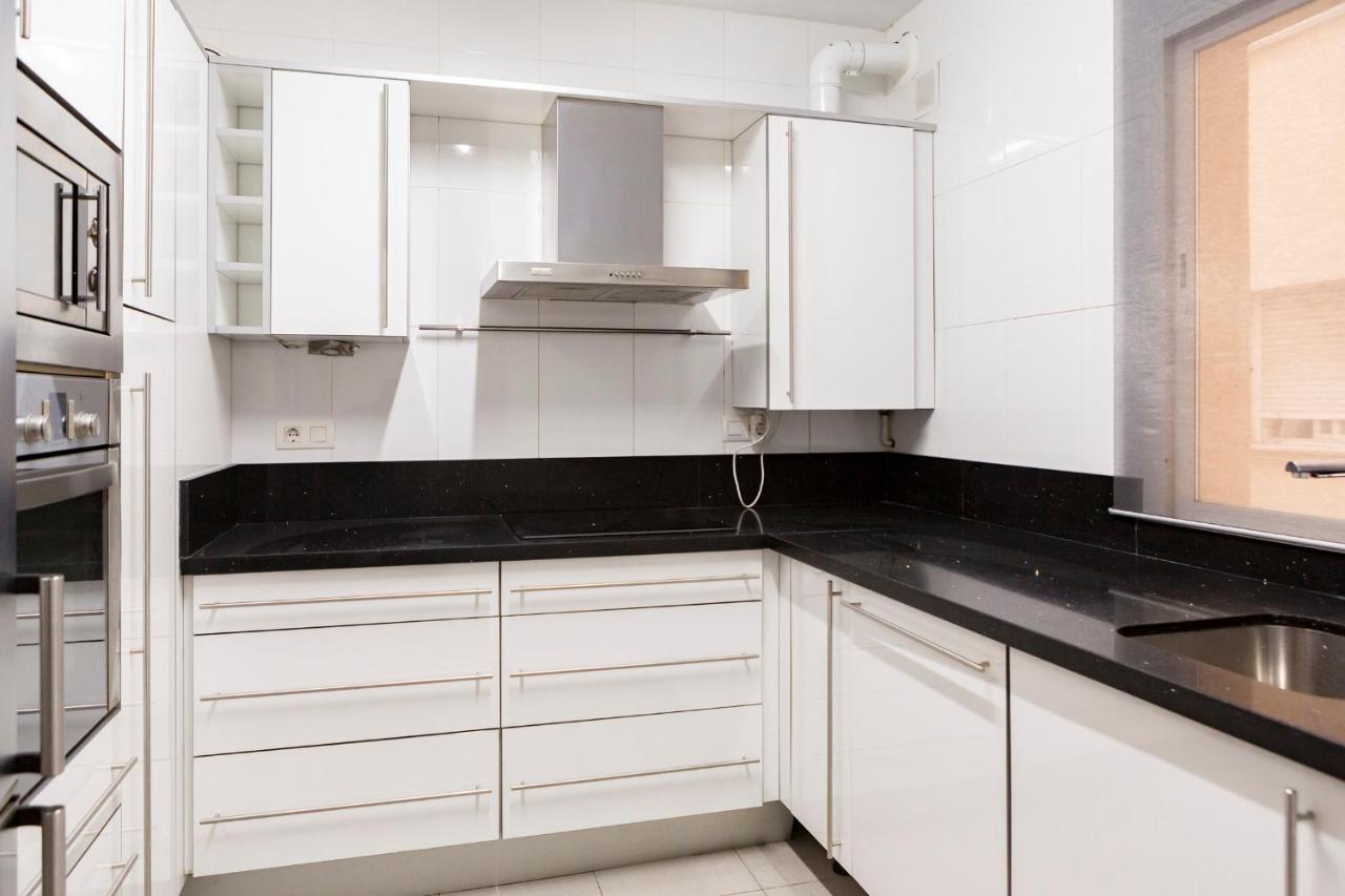 Апартаменты Apartamento Malaga Jalon Экстерьер фото