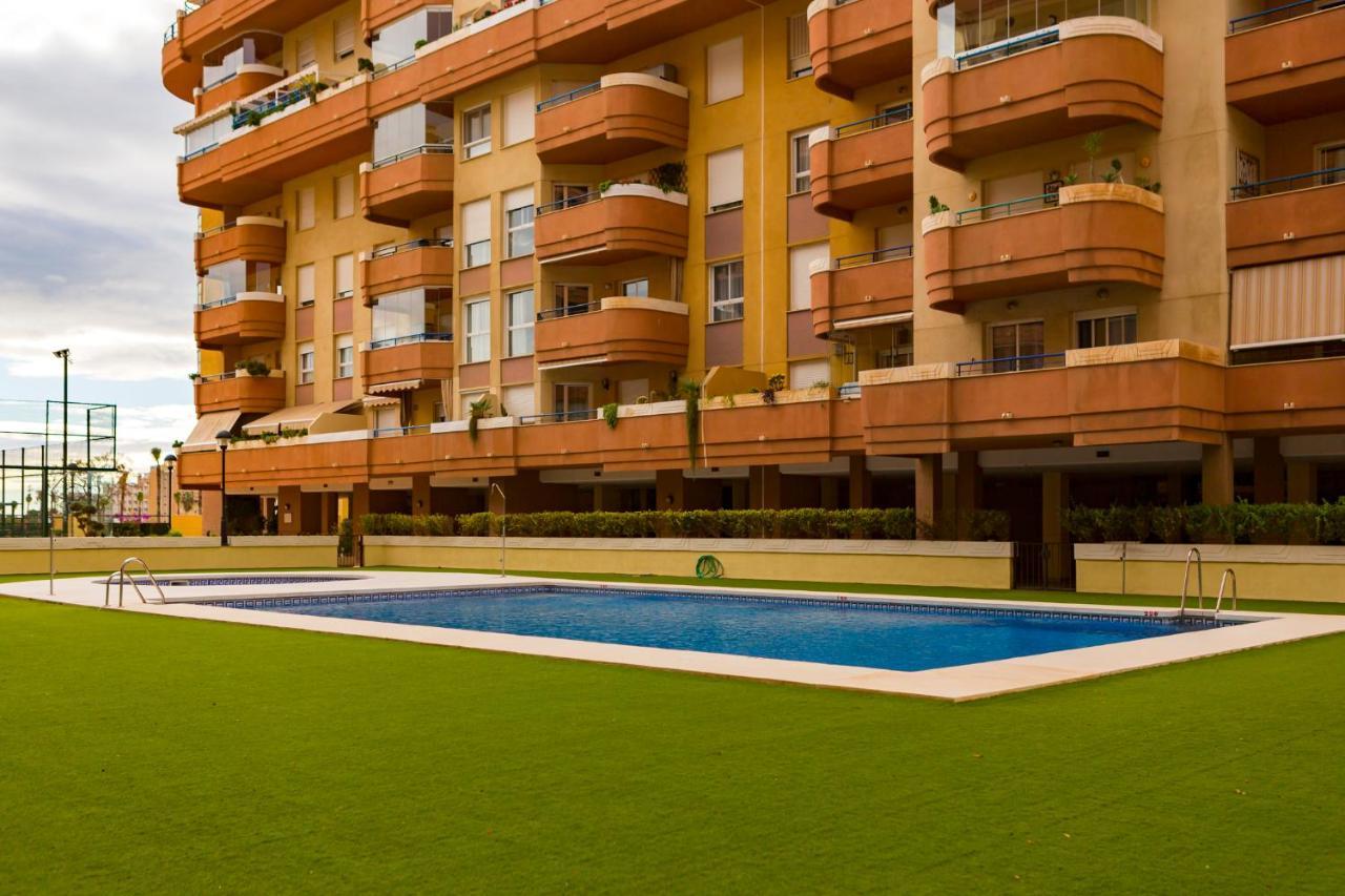 Апартаменты Apartamento Malaga Jalon Экстерьер фото