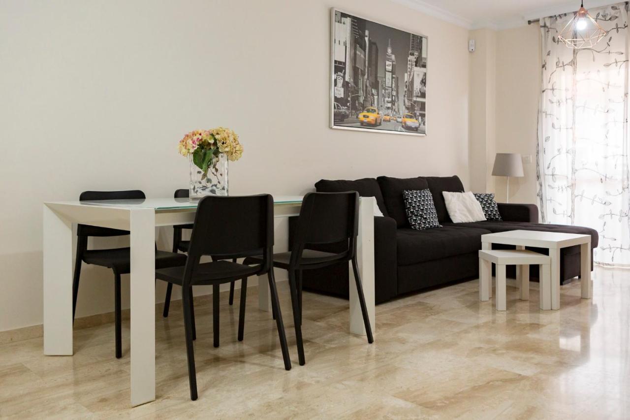 Апартаменты Apartamento Malaga Jalon Экстерьер фото