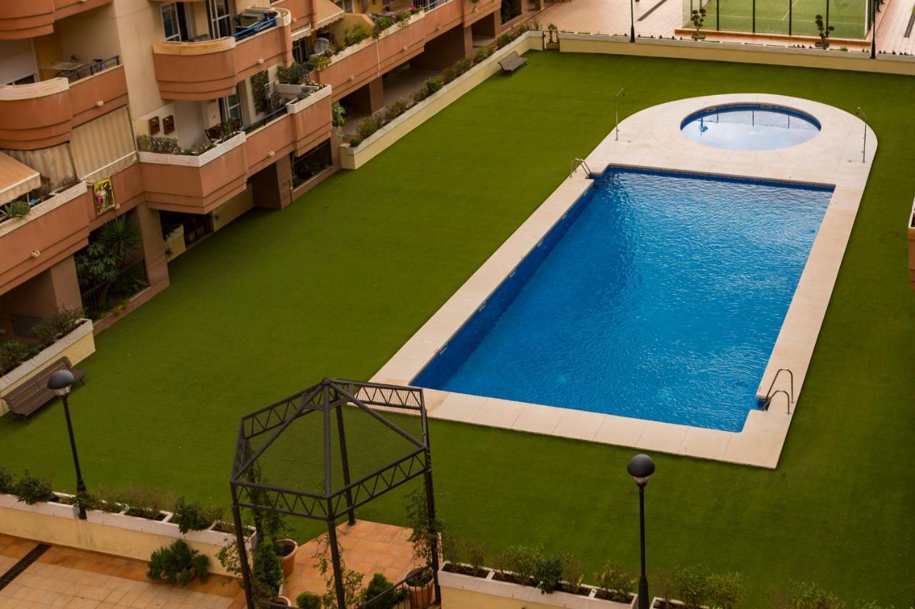 Апартаменты Apartamento Malaga Jalon Экстерьер фото