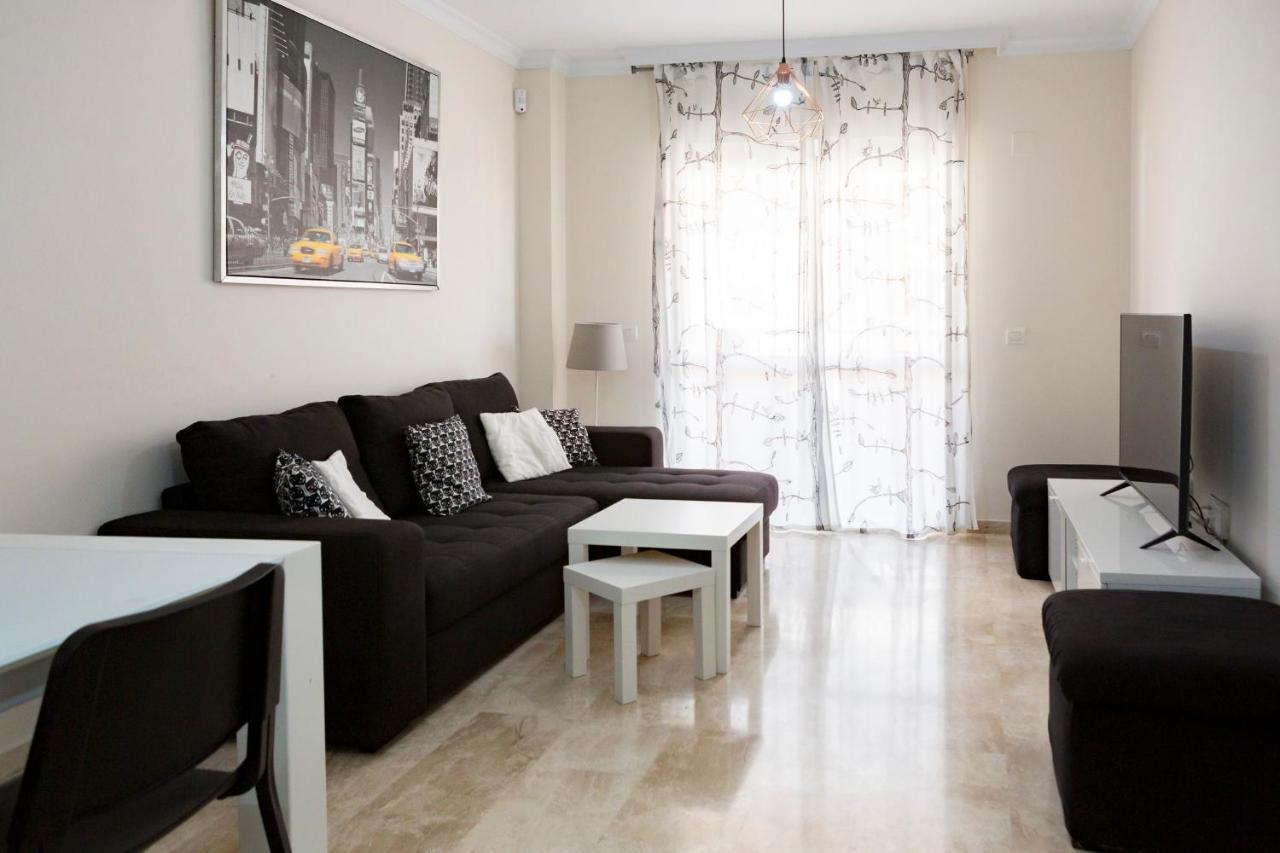 Апартаменты Apartamento Malaga Jalon Экстерьер фото